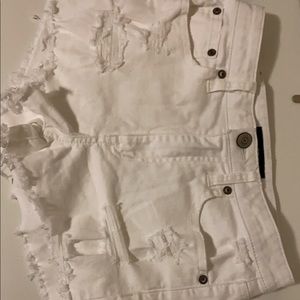 White Jean Ripped shorts